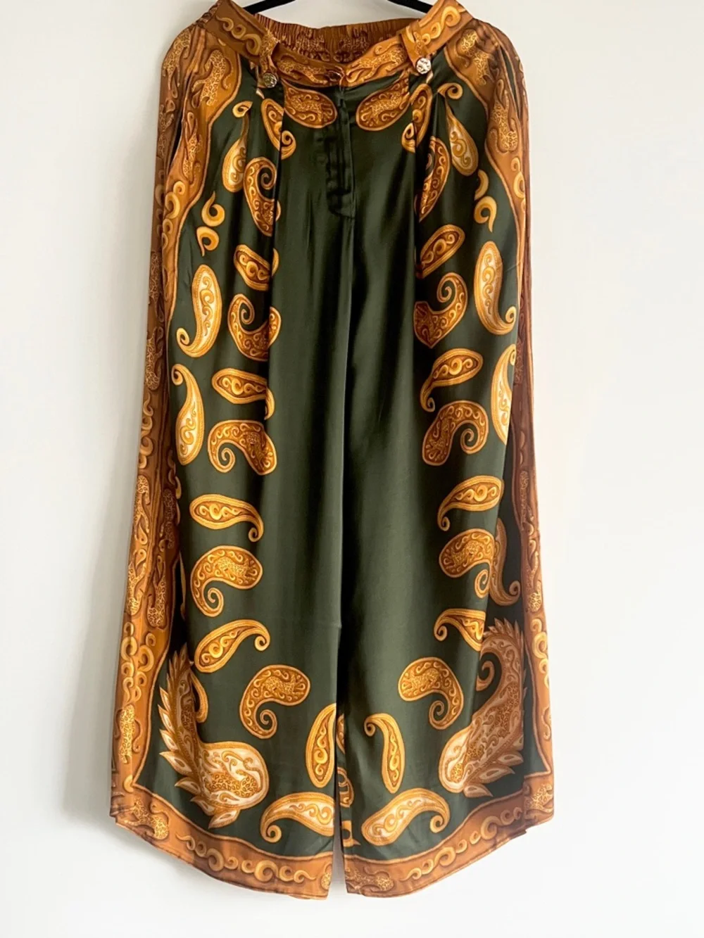 FARM Rio Olive Green Wide-Leg Pants with Golden Paisley Print Size Small NWT